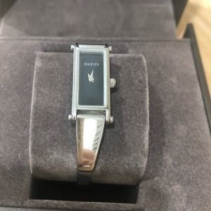 Gucci 1500l woman's watch stainless steel